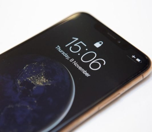 Apple vendeu menos iPhones, mas novos produtos cresceram Apple vendeu menos iPhones, mas novos produtos cresceram