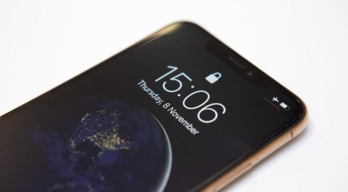 Apple vendeu menos iPhones, mas novos produtos cresceram
