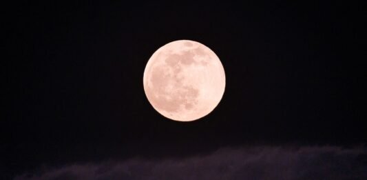 Lua cheia rosa deve aparecer nesta semana